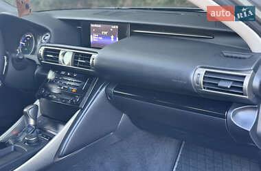 Седан Lexus IS 2013 в 