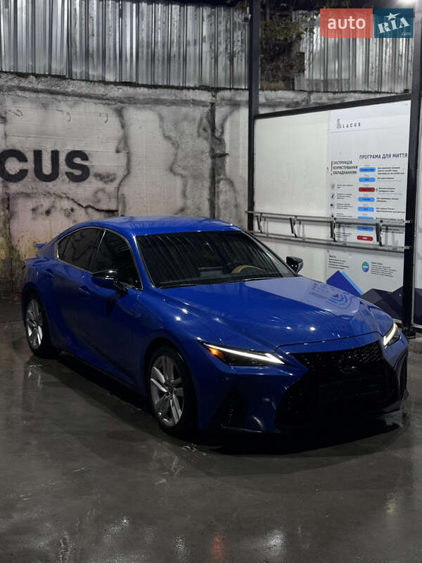 Седан Lexus IS 2021 в Киеве