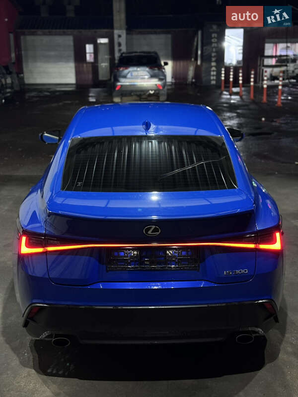 Седан Lexus IS 2021 в Киеве