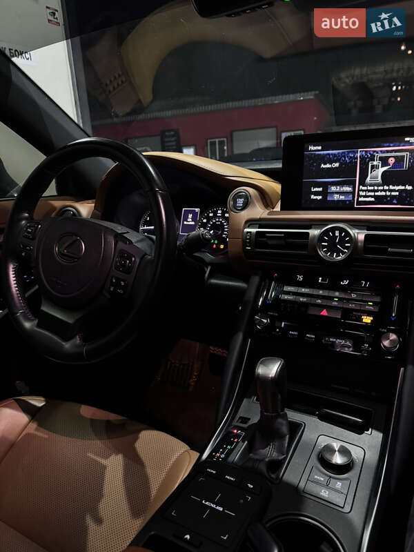 Седан Lexus IS 2021 в Киеве