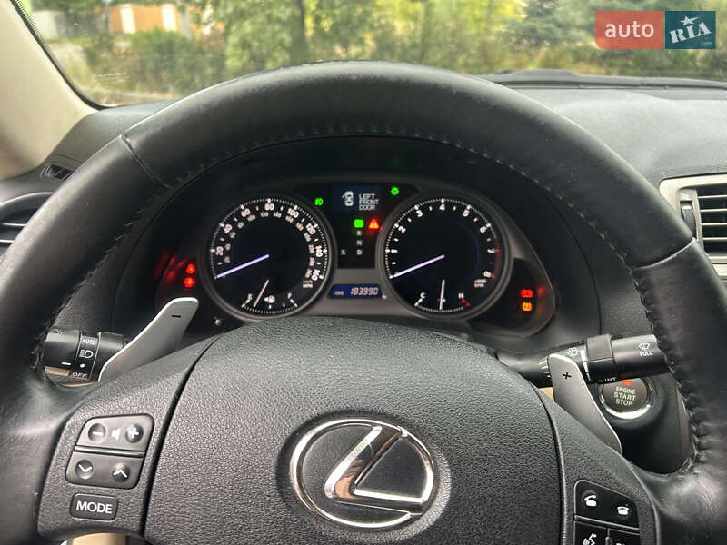 Седан Lexus IS 2008 в Киеве