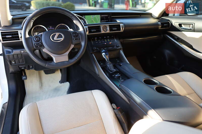 Седан Lexus IS 2013 в Киеве