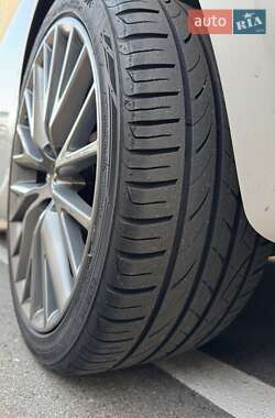 Седан Lexus IS 2013 в 