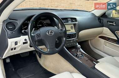 Кабриолет Lexus IS 2010 в 