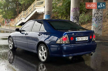 Седан Lexus IS 1999 в 