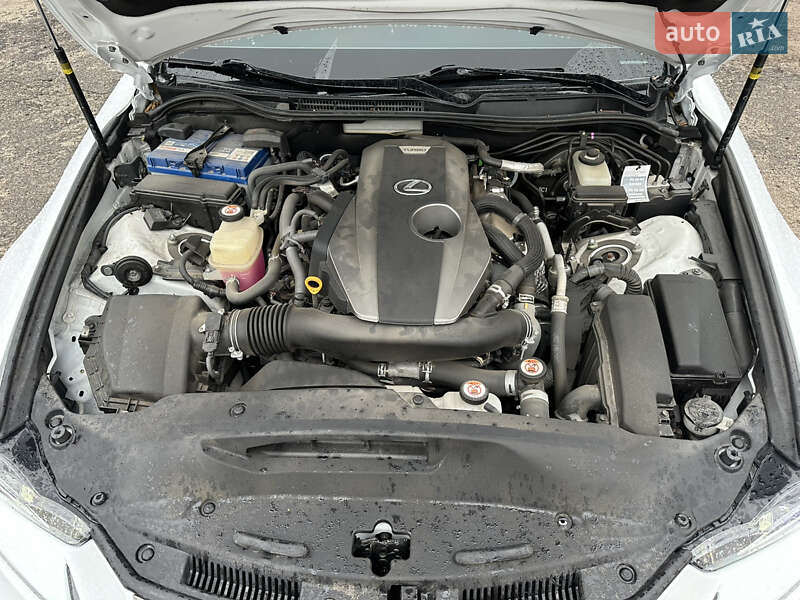 Седан Lexus IS 2018 в Житомире