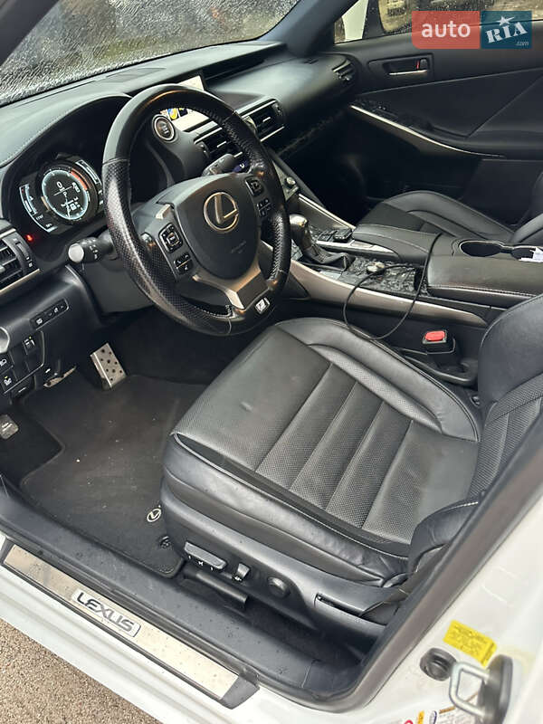 Седан Lexus IS 2018 в Житомире