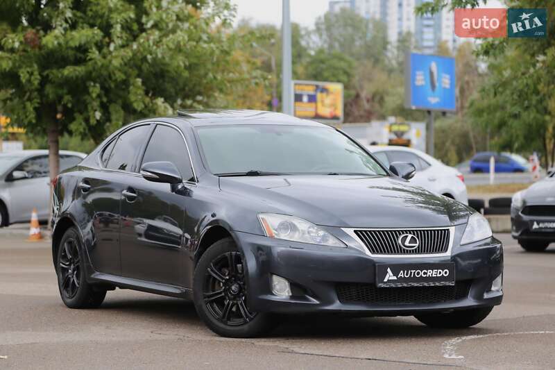 Седан Lexus IS 2010 в 