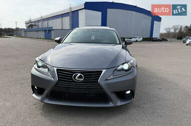 Седан Lexus IS 2016 в 