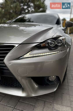 Седан Lexus IS 2013 в 