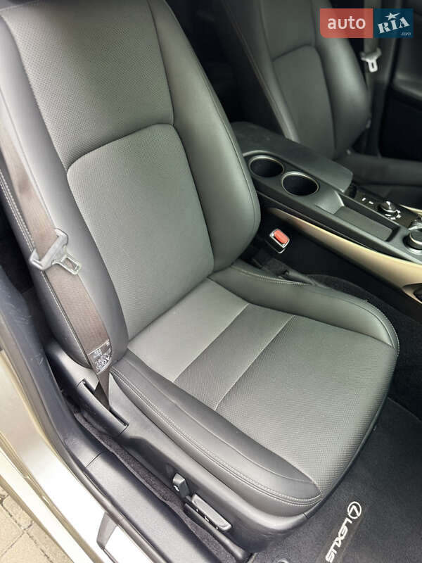 Седан Lexus IS 2013 в Днепре