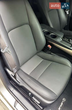 Седан Lexus IS 2013 в 