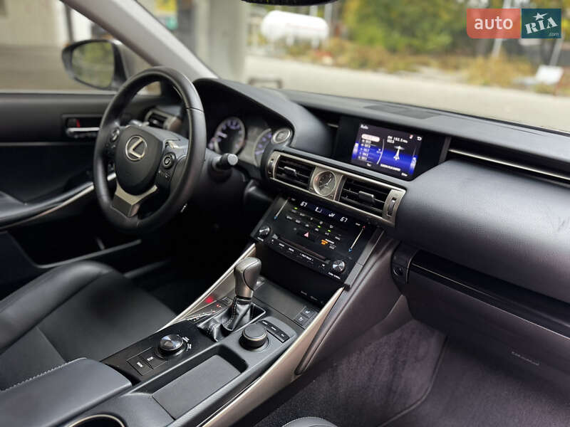 Седан Lexus IS 2013 в Днепре