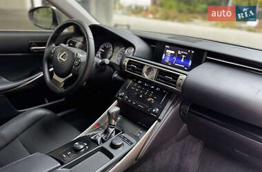 Седан Lexus IS 2013 в 