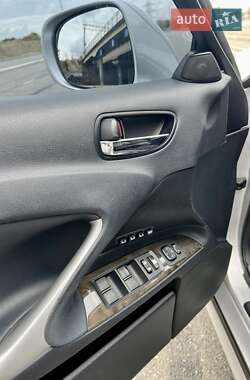 Седан Lexus IS 2010 в 