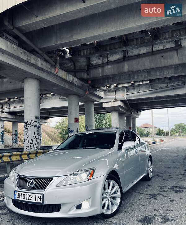 Седан Lexus IS 2010 в 