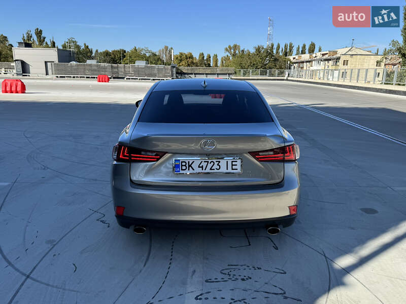 Седан Lexus IS 2014 в Киеве