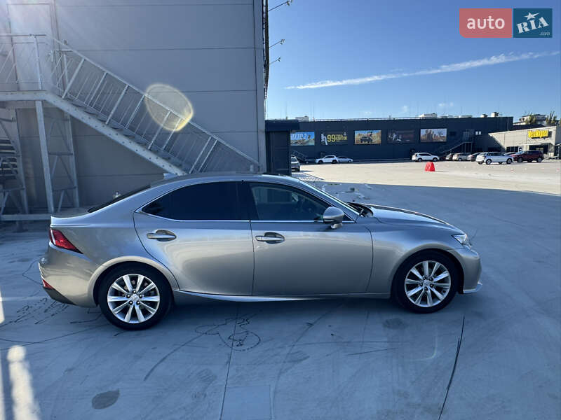 Седан Lexus IS 2014 в Киеве