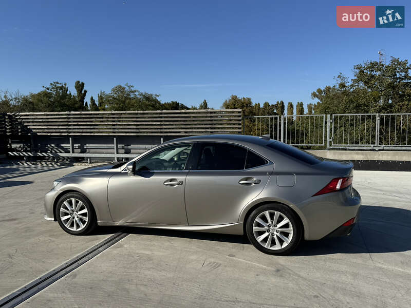 Седан Lexus IS 2014 в Киеве