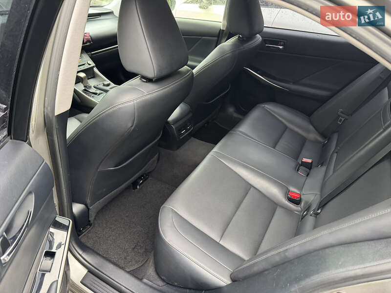 Седан Lexus IS 2014 в Киеве