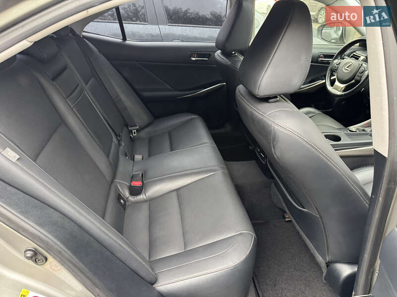 Седан Lexus IS 2014 в Киеве