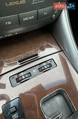 Кабриолет Lexus IS 2011 в 