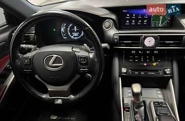 Седан Lexus IS 2016 в 