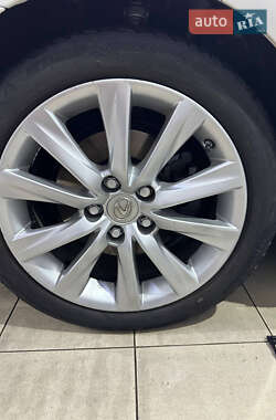 Седан Lexus IS 2014 в 