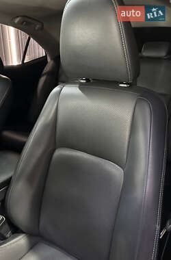 Седан Lexus IS 2014 в 
