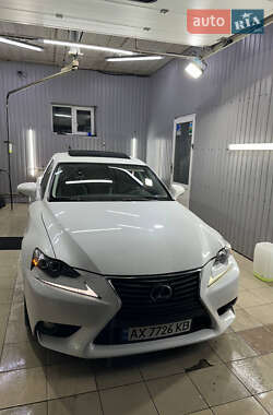 Седан Lexus IS 2014 в 