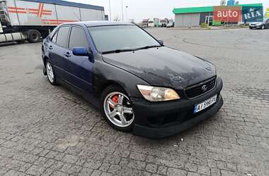 Седан Lexus IS 1999 в Новомосковске