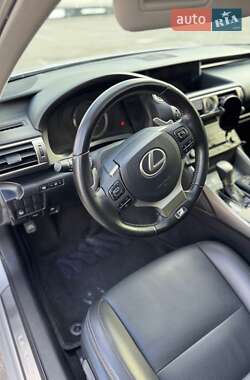 Седан Lexus IS 2015 в 