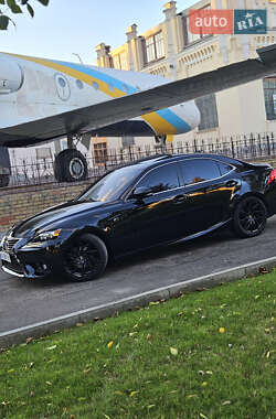 Седан Lexus IS 2014 в 