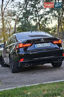 Седан Lexus IS 2014 в 