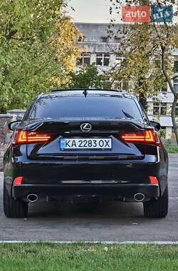 Седан Lexus IS 2014 в 