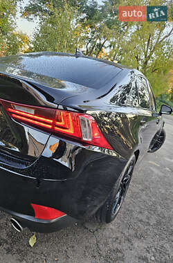 Седан Lexus IS 2014 в 