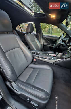 Седан Lexus IS 2014 в 