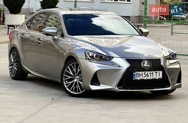 Седан Lexus IS 2017 в 
