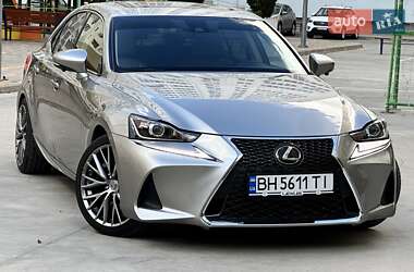 Седан Lexus IS 2017 в 