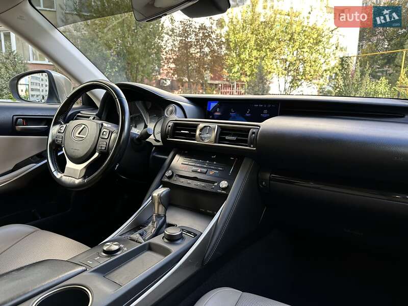 Седан Lexus IS 2017 в Одессе