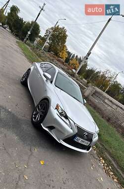 Седан Lexus IS 2016 в 
