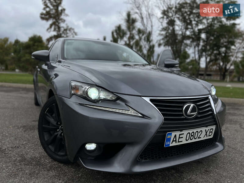 Lexus IS 2016