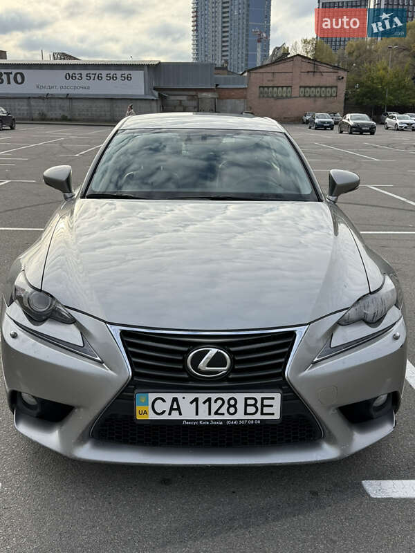 Седан Lexus IS 2013 в Киеве