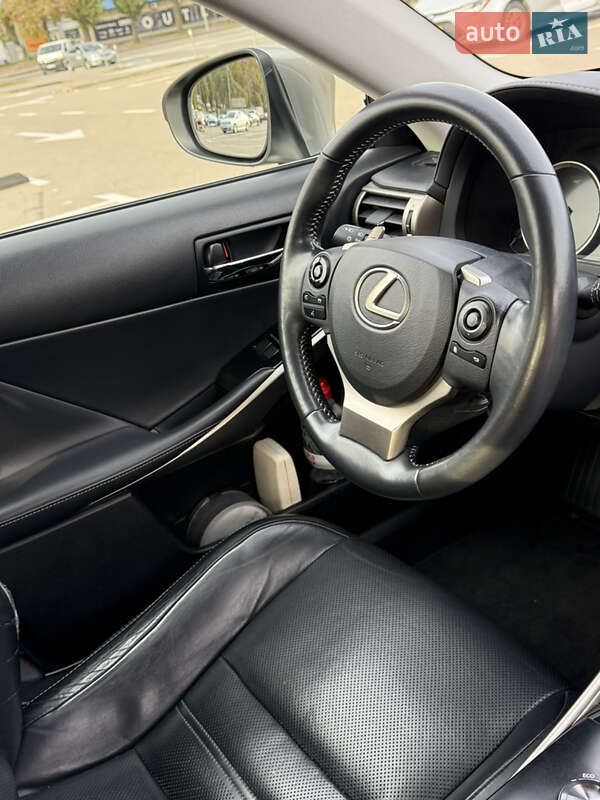 Седан Lexus IS 2013 в Киеве