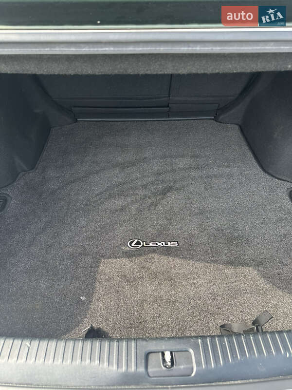 Седан Lexus IS 2015 в Києві