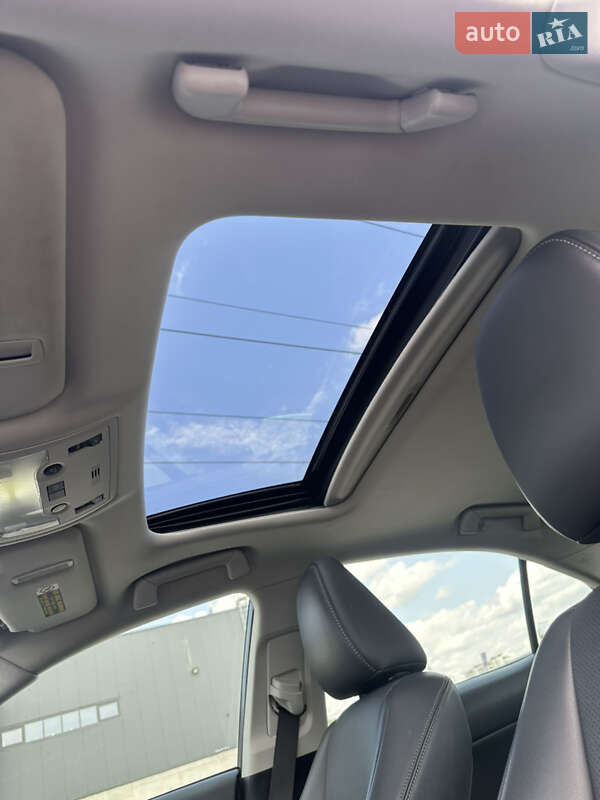 Седан Lexus IS 2015 в Києві