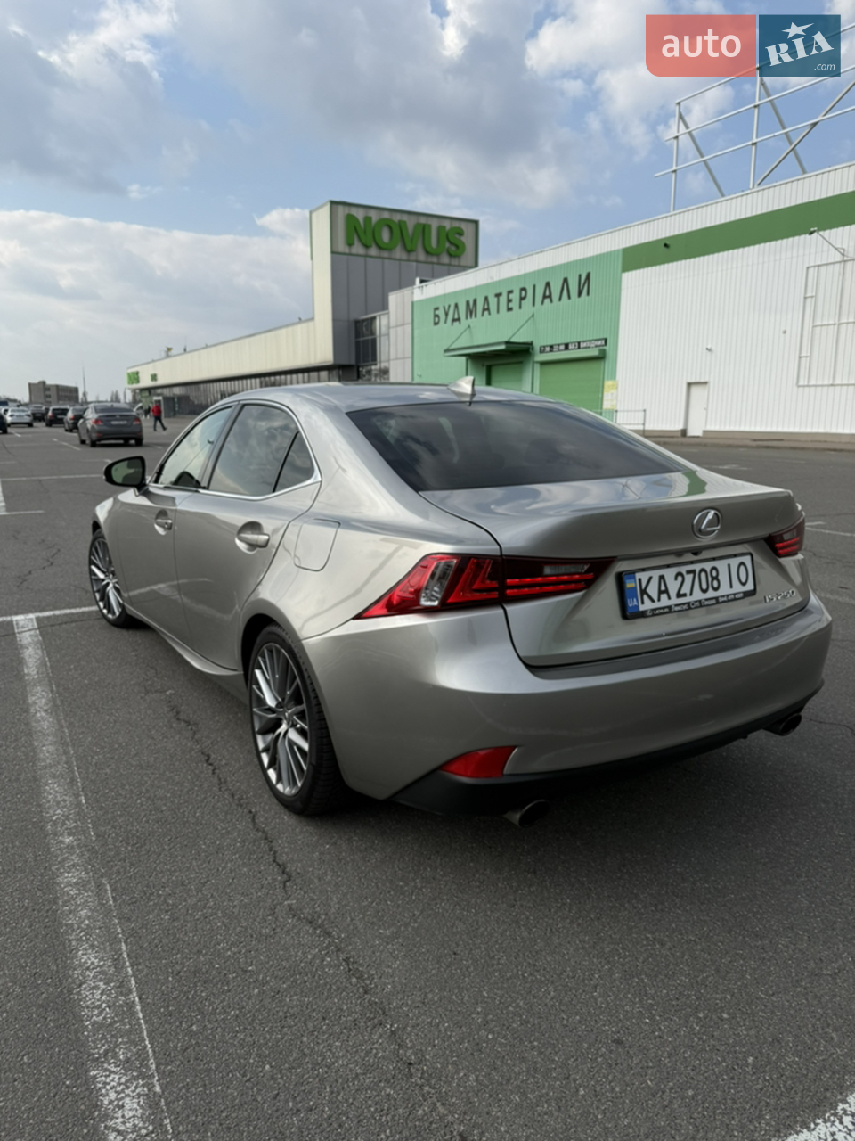 2016 Lexus IS - мініатюра 16