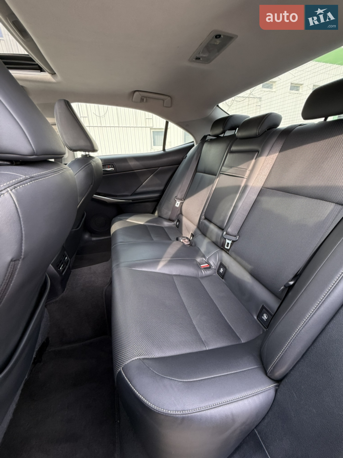 2015 Lexus IS - мініатюра 7