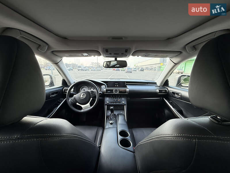 Седан Lexus IS 2015 в Киеве фото 4 Седан Lexus IS 2015 в Киеве