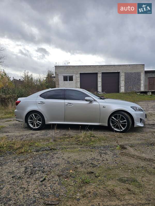 Седан Lexus IS 2011 в Камені-Каширському